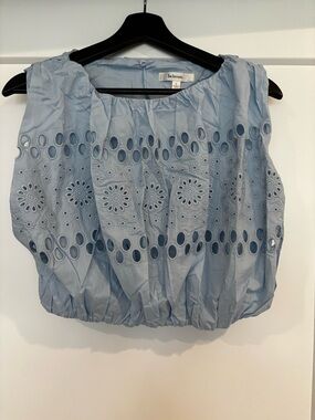 La Lavon Light Blue Eyelet Sleeveless Tank Size Large